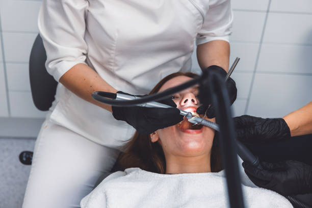 Best Emergency Dentist for Knocked-Out Tooth in Savanna, IL